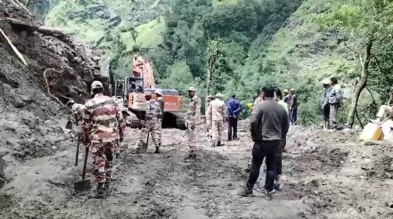 लैंडस्लाइड की चपेट में आए कलेक्ट्रेट कर्मचारी का शव बरामद