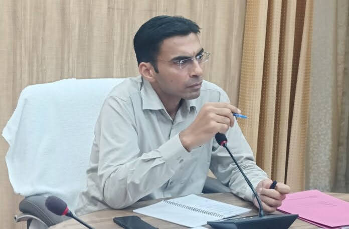 डीएम के निर्देश पर शहर में भिक्षावृत्ति रोकने को होमगार्ड जवान तैनात