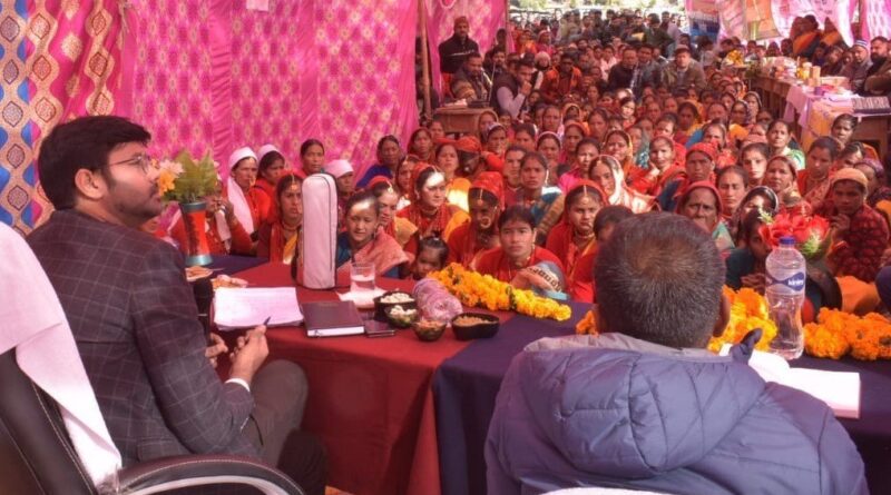 गैरसैंण के पिंडवाली में आयोजित हुआ बहुउद्देशीय शिविर, 45 लोगों ने रखी समस्या