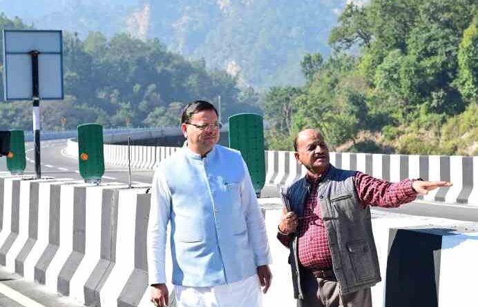 दिल्ली-देहरादून एक्सप्रेस वे के निर्माण कार्यों का सीएम ने किया निरीक्षण, पीएम मोदी और नितिन गडकरी का जताया आभार