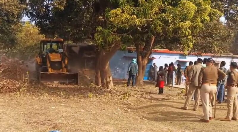 जिला प्रशासन ने कालागढ़ में की सिंचाई विभाग के 86 आवासों की ध्वस्तीकरण की कार्रवाई