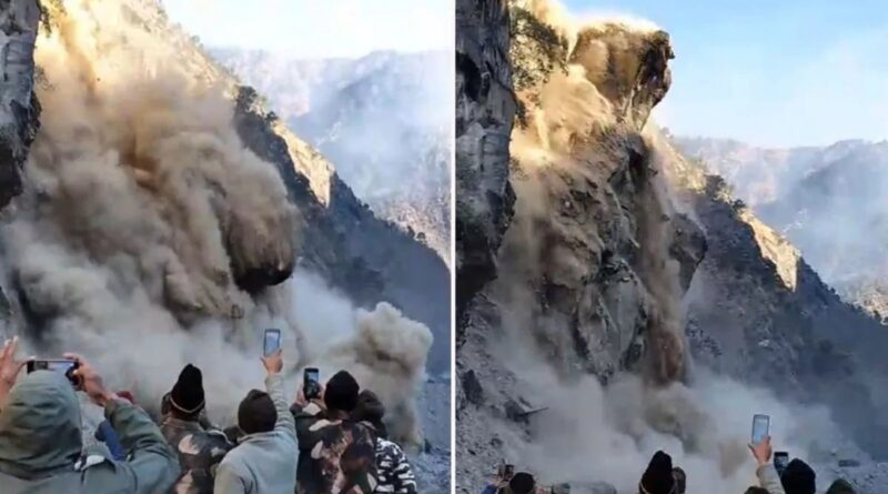 धारचूला-तवाघाट नेशनल हाईवे के चेतुलधार के पास हुआ भारी भूस्खलन