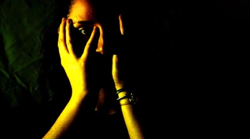 पत्नी ने बॉस के साथ शारीरिक संबंध बनाने से किया इंकार, बेग़ैरत पति ने दे दिया तलाक