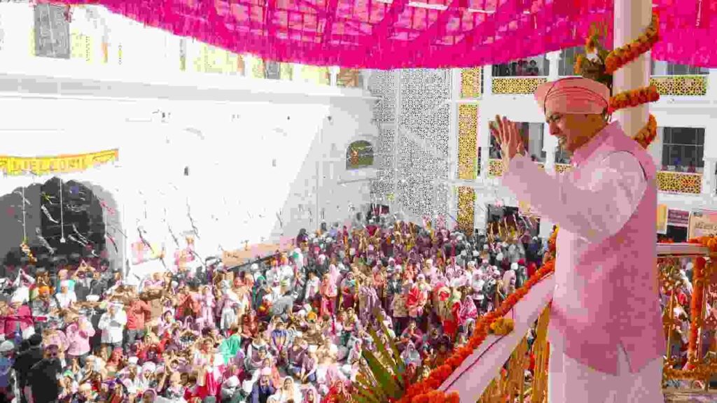 श्री झंडा जी महोत्सव 2025 गुरु मंत्र पाकर धन्य-धन्य हुई गुरु की प्यारी संगतें, शनिवार दोपहर 2ः00 बजे से 4ः00 बजे के बीच पूरी होगी आरोहण की प्रक्रिया