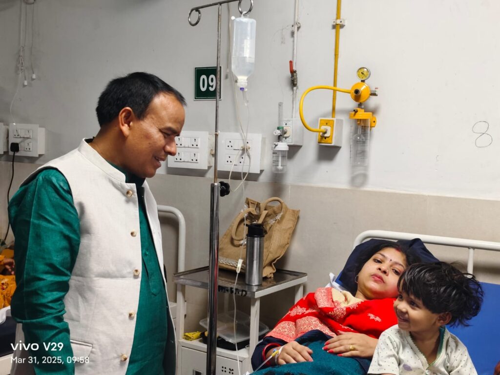 देहरादून में कुट्टू का आटा खाने से 90 लोग बीमार, कोरोनेशन अस्पताल में चल रहा इलाज, स्वास्थ्य मंत्री ने जाना बीमार लोगों का हाल