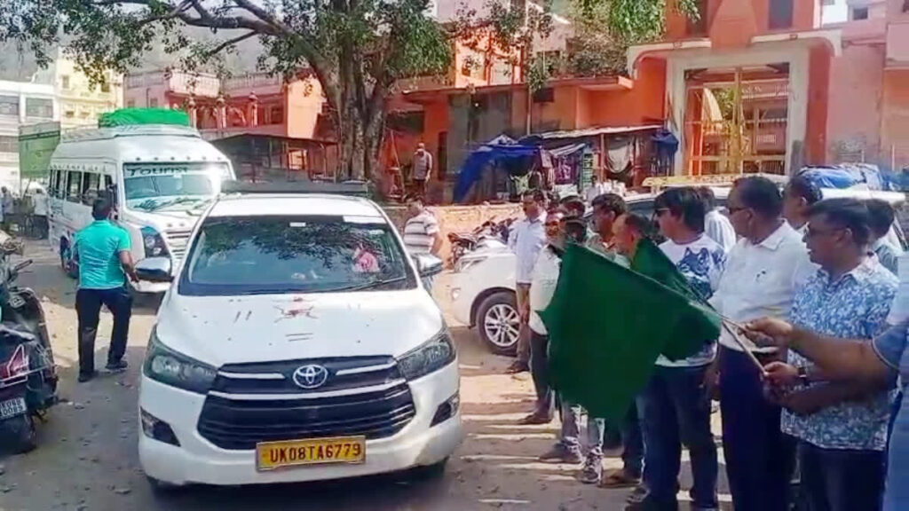 चारधाम यात्रा के लिए पहला जत्था रवाना