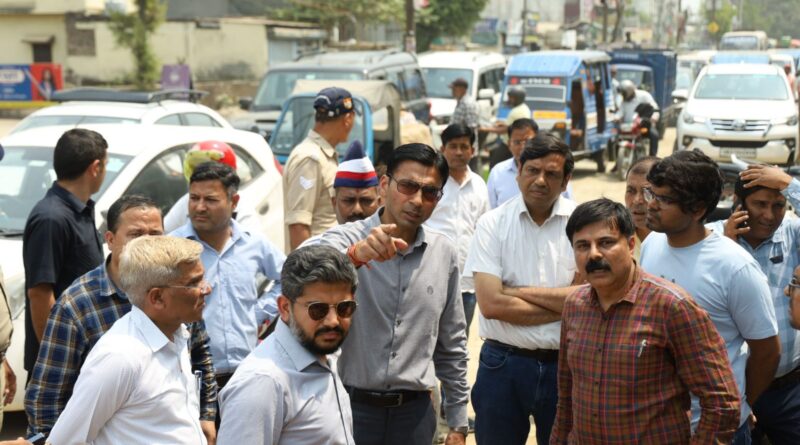 जनमानस की समस्या का समाधान प्रशासन की प्राथमिकता: जिलाधिकारी