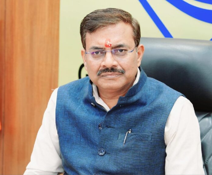 मुख्य सचिव ने दिये सौर ऊर्जा प्रणाली स्थापित करने के निर्देश