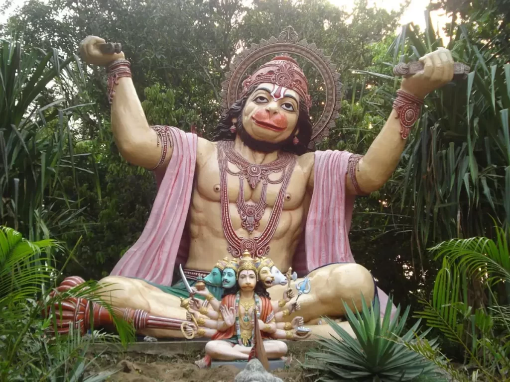 मंगलवार के दिन करें हनुमान चालीसा का पाठ, बजरंगबली होंगे प्रसन्न