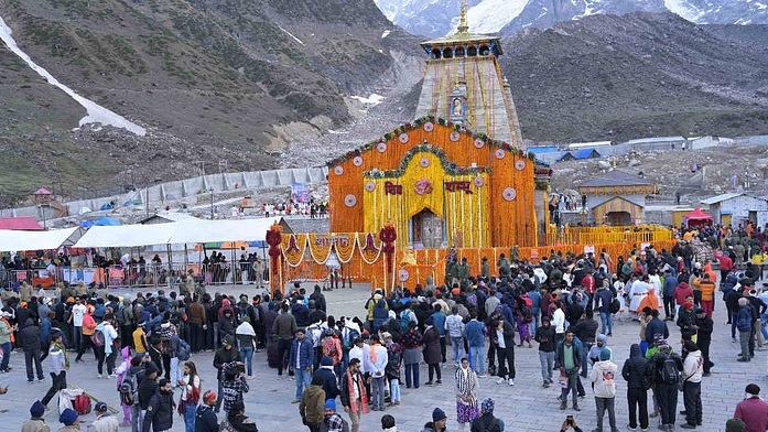  विधि विधान के साथ खुले बाबा केदारनाथ के कपाट,सीएम धामी सहित हजारों श्रद्धालु बने इस द्वव्य पल के साक्षी