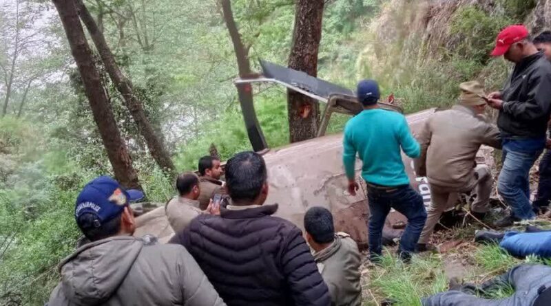 बड़ा हादसाः उत्तरकाशी के गंगपानी क्षेत्र में हेलीकॉप्टर क्रेश,पायलेट सहित छह की मौत,दो गंभीर
