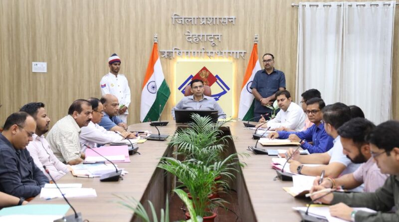 टैक्स चोरी रोकथाम के लिए उठाए जाए प्रभावी कदम: डीएम