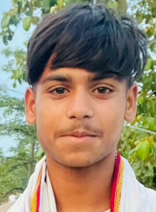 सड़क हादसे में युवक की मौत,दो गंभीर
