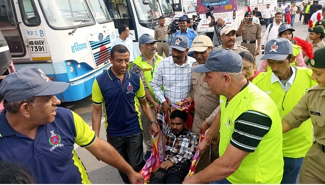 मॉक ड्रिल- दून में बजे एयर रेड साइरन,अलर्ट हुई पुलिस और एसडीआरएफ,लोगों को सुरक्षित निकाला