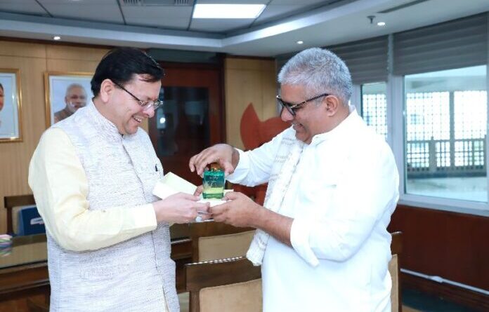 सीएम धामी ने केंद्रीय वन, पर्यावरण एवं जलवायु परिवर्तन मंत्री से की भेंट