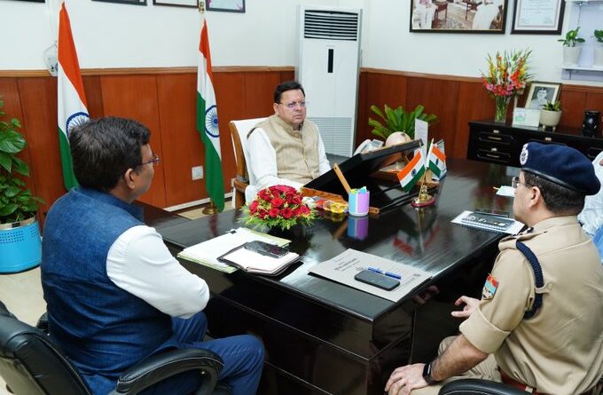  डॉक्टर और स्वास्थ्य कर्मियों की छुट्टियां कैंसिल, राशन-पानी की सप्लाई को लेकर भी निर्देश