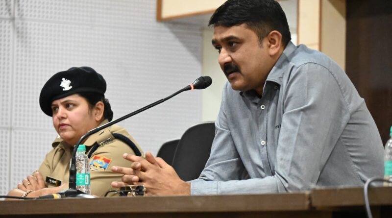 आईएमए कैडेट्स को पुलिस कंट्रोल रूम की कार्यप्रणाली से कराया अवगत