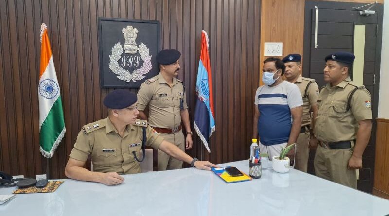   महिला के साथ दुष्कर्म करने का आरोपी मायावी इच्छाधारी बाबा गिरफ्तार