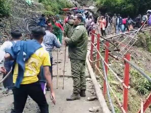  केदाननाथ मार्ग पर मलबा और पत्थर आने से दो की मौत,एक लापता,कई घायल