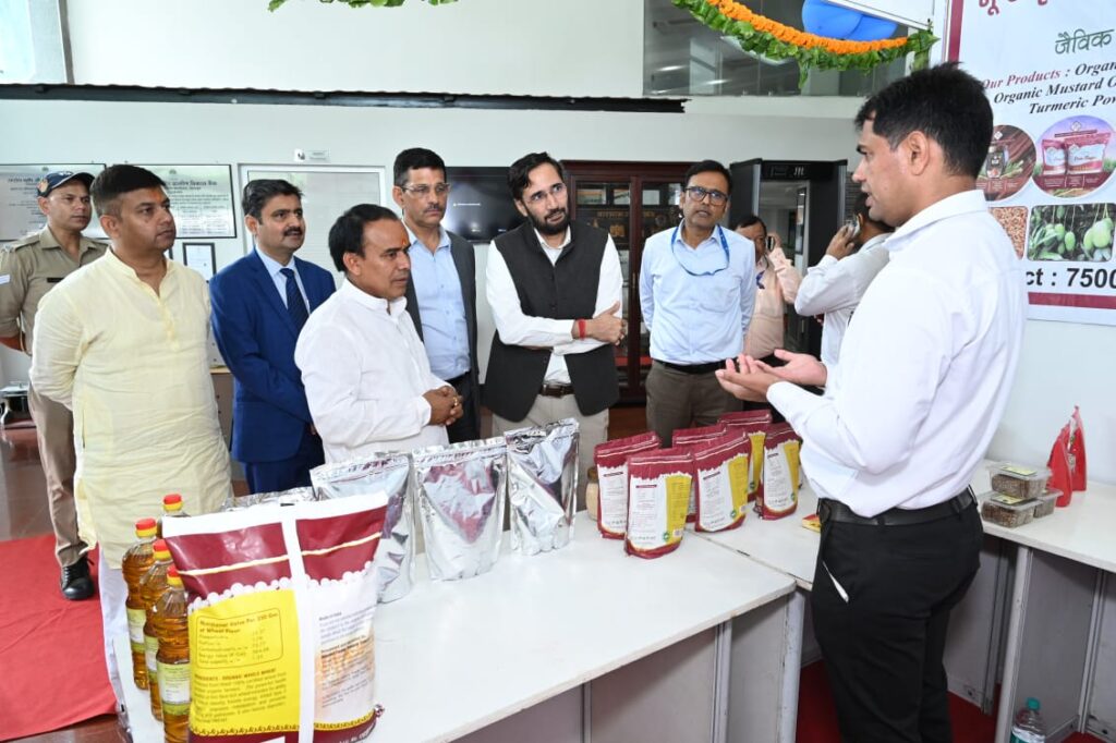 स्वास्थ्य मंत्री डॉ. रावत ने परखी दून और कोरोनेशन अस्पताल की व्यवस्थाएं  