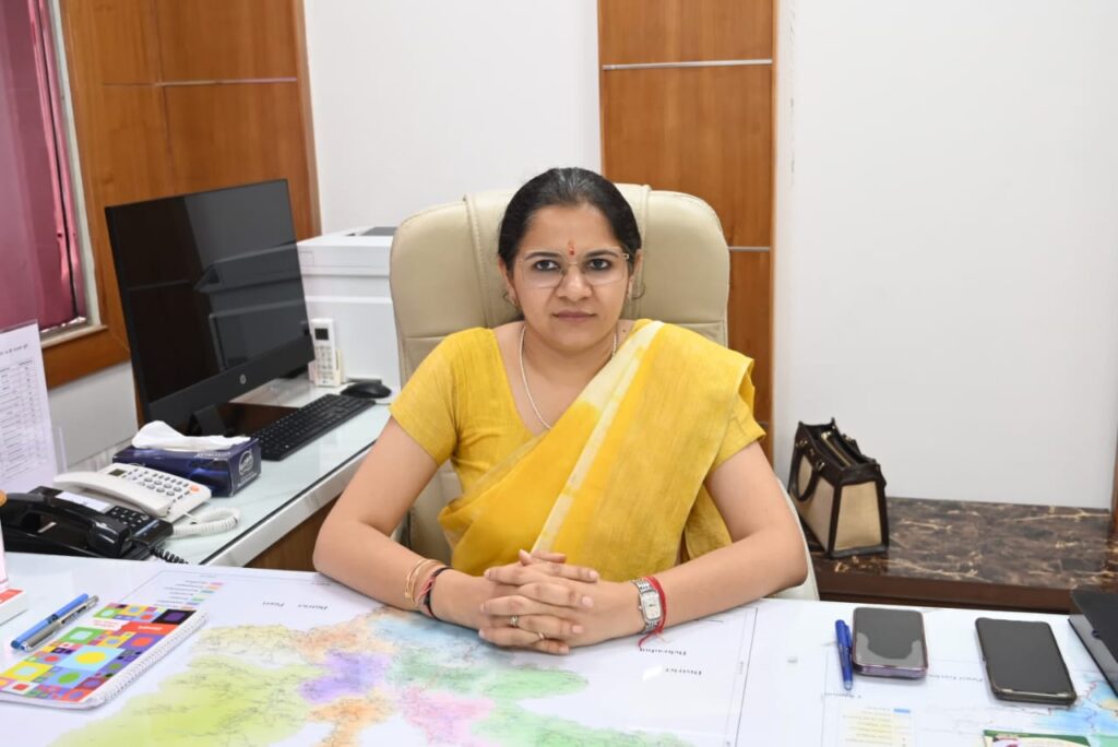 परेशानियों के त्वरित समाधान के लिए प्रशासन ने दी टोल फ्री नंबरों की जानकारी