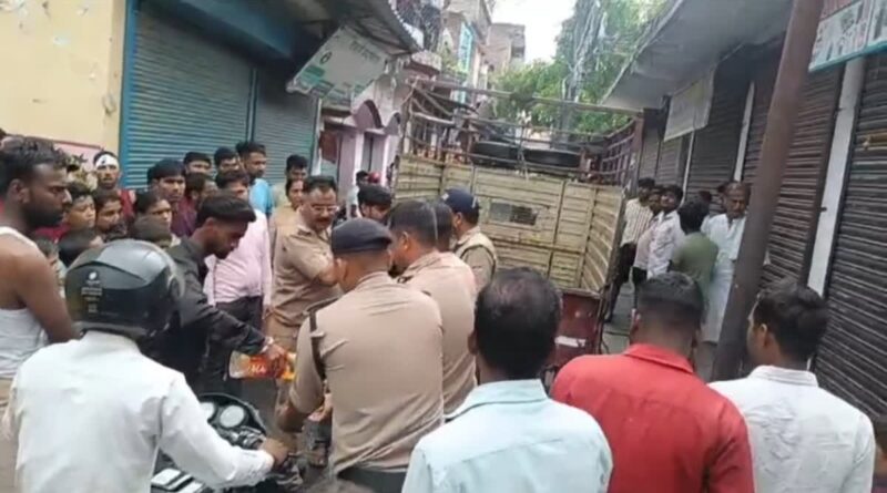 बोरे में लपेटा हुआ युवक का शव बरामद, आधार और पैन कार्ड भी मिला