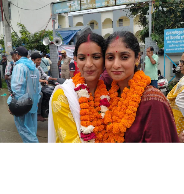 देवरानी जेठानी की जोड़ी ने सबको पिला दिया पानी, दोनों जीते