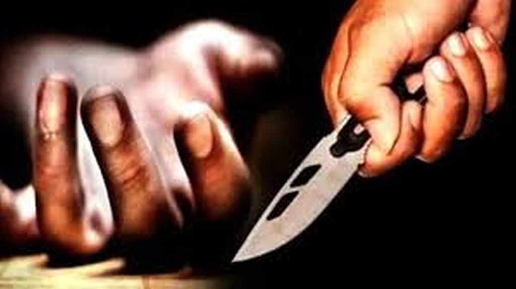 घरेलू विवाद के चलते पत्नी की गला रेतकर हत्या,पति फरार