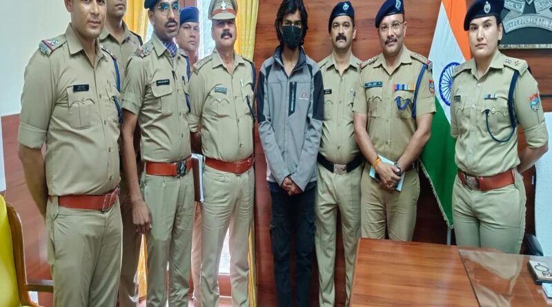 शातिर बदमाश गिरफ्तार,दिन में कबाड़ खरीदने के बहाने करता था रेकी, रात को चोरी