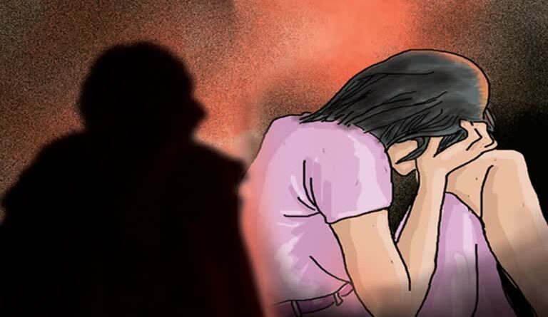घर से अपहरण कर किशोरी के साथ दुष्कर्म, महिला समेत चार पर मुकदमा दर्ज़
