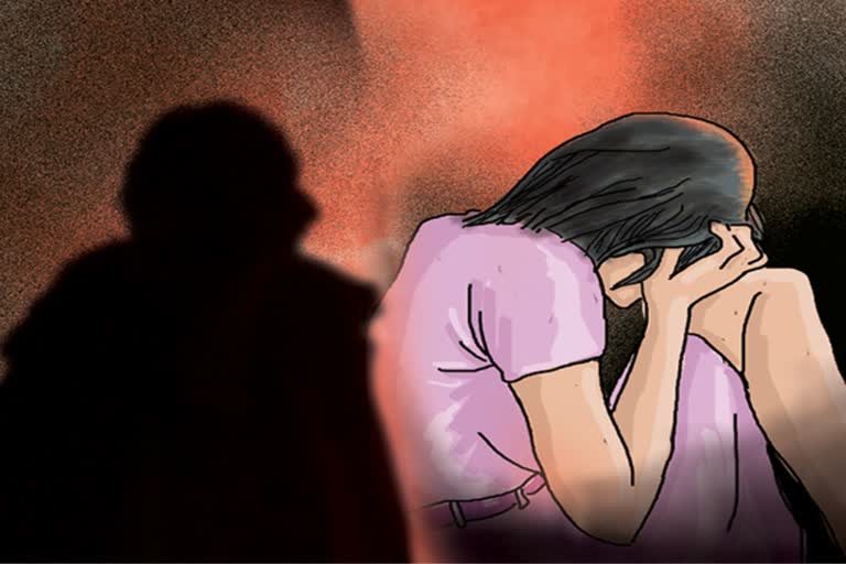 घर से अपहरण कर किशोरी के साथ दुष्कर्म, महिला समेत चार पर मुकदमा दर्ज़