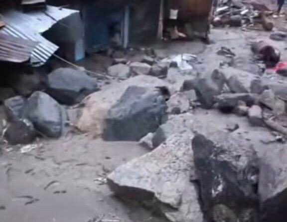 आपदा में आंखों के सामने सैलाब में बह गया पिता, कुछ नहीं कर पाया बेबस बेटा