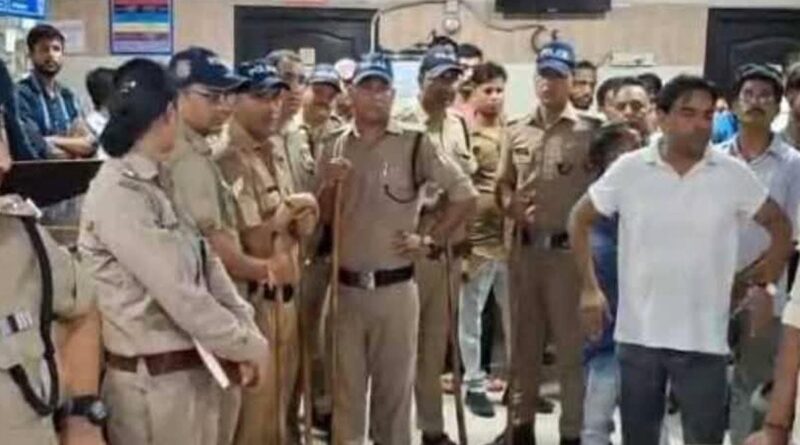 इलाज के दौरान युवती की मौत से ख़फ़ा परिजनों का हॉस्पिटल में  हंगामा व तोड़फोड़