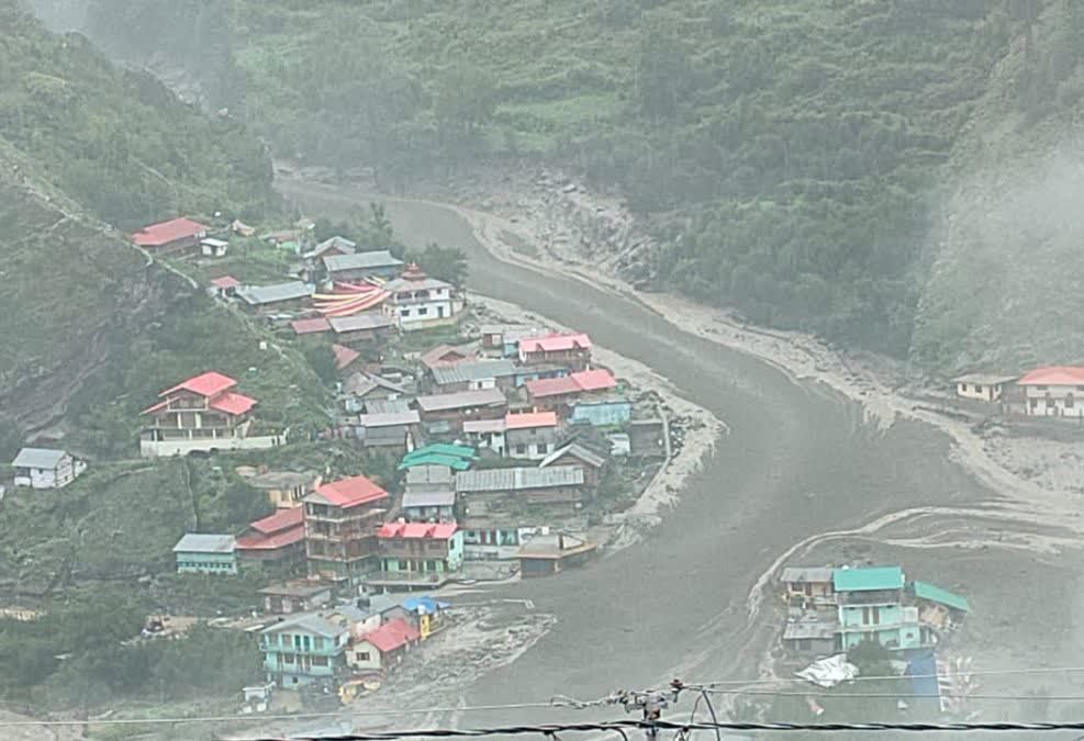 धराली आपदाः गांव तक पहुंचने के लिए सेना बना रही रास्ता, फंसे लोगों को निकालने का प्रयास