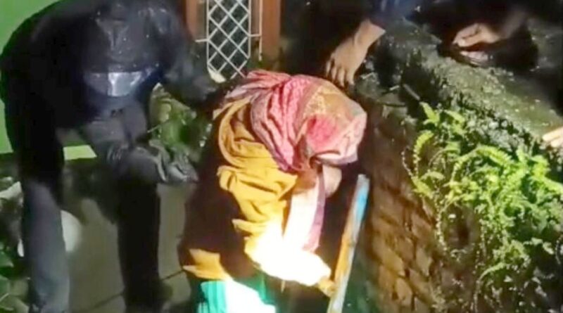 भारी बारिश: घर मे फंसे 5 व्यक्तियों को सुरक्षित बाहर निकाला