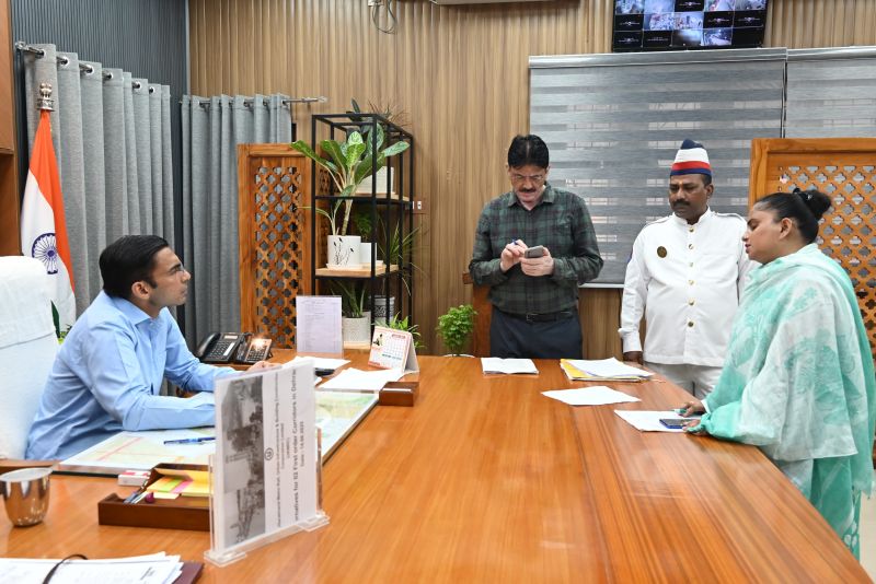निर्विवाद विरासतन एवं दाखिल खारिज प्रकरण पर निर्धारित समयावधि में हो अमलः डीएम