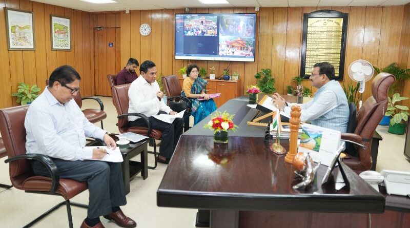 जिला एवं उपजिला अस्पतालों को सुविधाओं से संतृप्त किया जायेः बर्द्धन