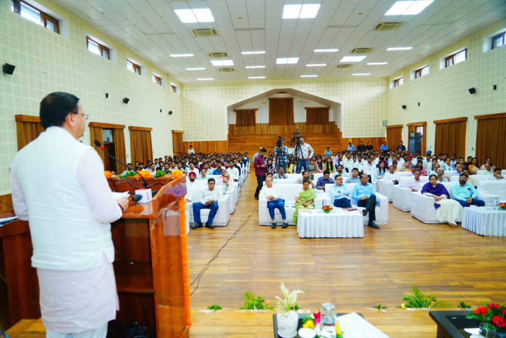 मुख्यमंत्री ने 187 विभिन्न पदों पर चयनित अभ्यर्थियों / आश्रितों को नियुक्ति पत्र वितरित किए