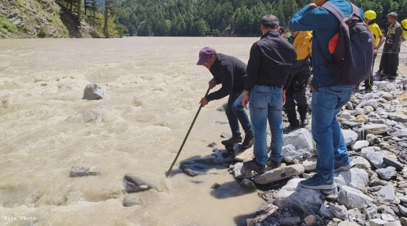 अब हर्षिल में झील बनने से फैली दहशत, खीर गंगा व भागीरथी का भी बढ़ा जलस्तर