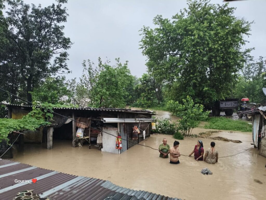 कुमाऊं के तराई क्षेत्र की नदियों में आयी बाढ़ से 250 से अधिक घर जलमग्न