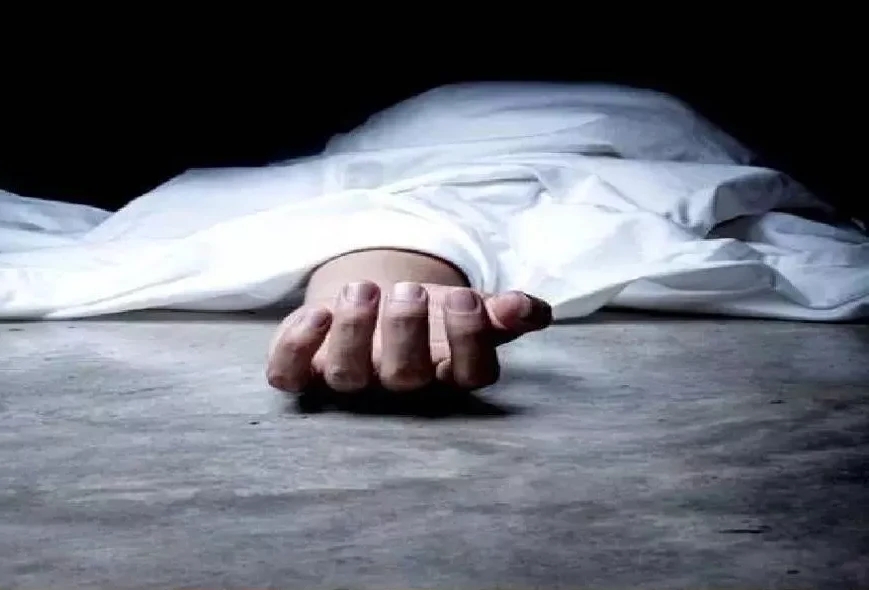 रिटायर प्रशासनिक अधिकारी की संदिग्ध हालात में मौत
