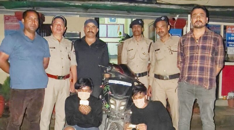 नशा तस्करों के खिलाफ पुलिस का सख़्त एक्शन, पौने पांच लाख की स्मैक के साथ दो तस्कर दबोचे