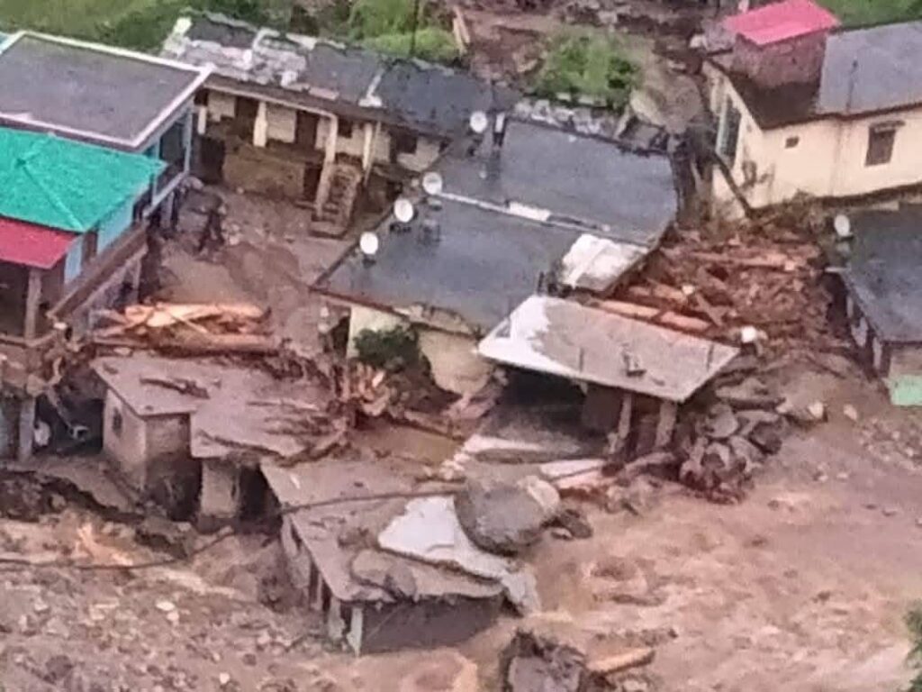 चमोली में कुदरत ने ढाया कहर, 35 घर बह गए, 15 लोग लापता, सैकड़ों परिवार दहशत में