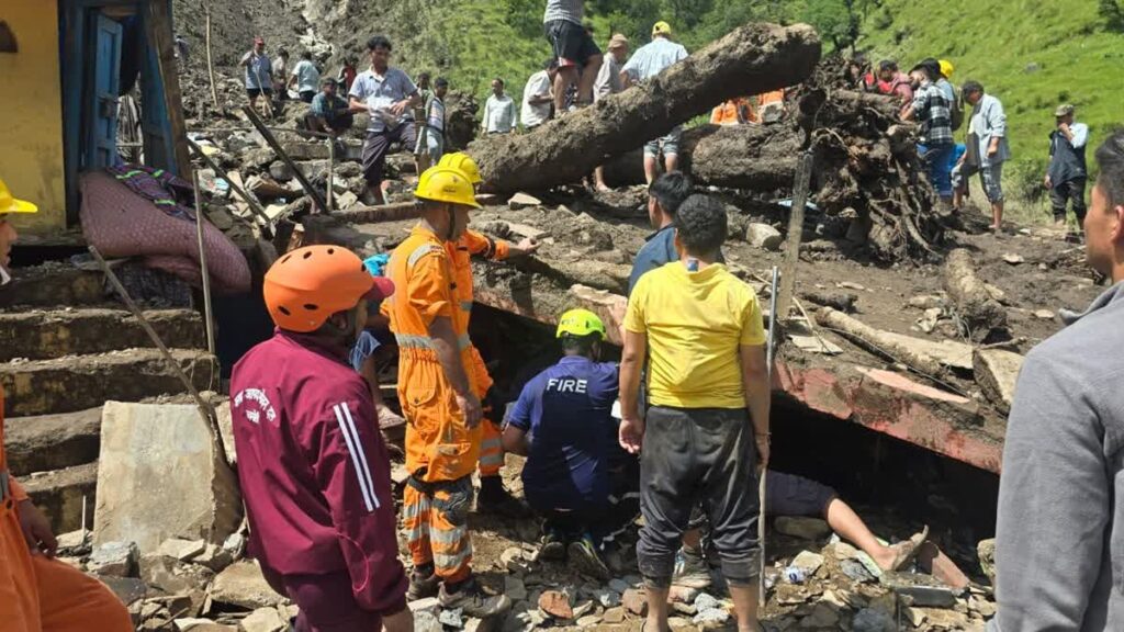 चमोली आपदा में मलबे से 3 और शव बरामद, अन्य लापता लोगों की तलाश जारी