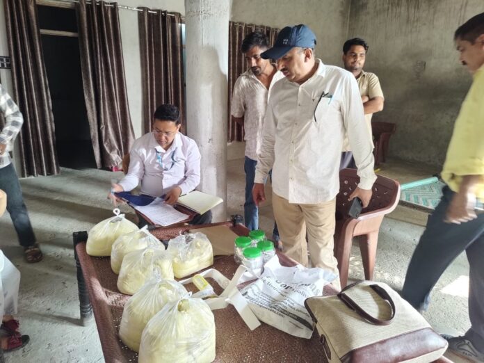 छापेमारी,कर डेढ़ क्विंटल नकली मावा किया बरामद