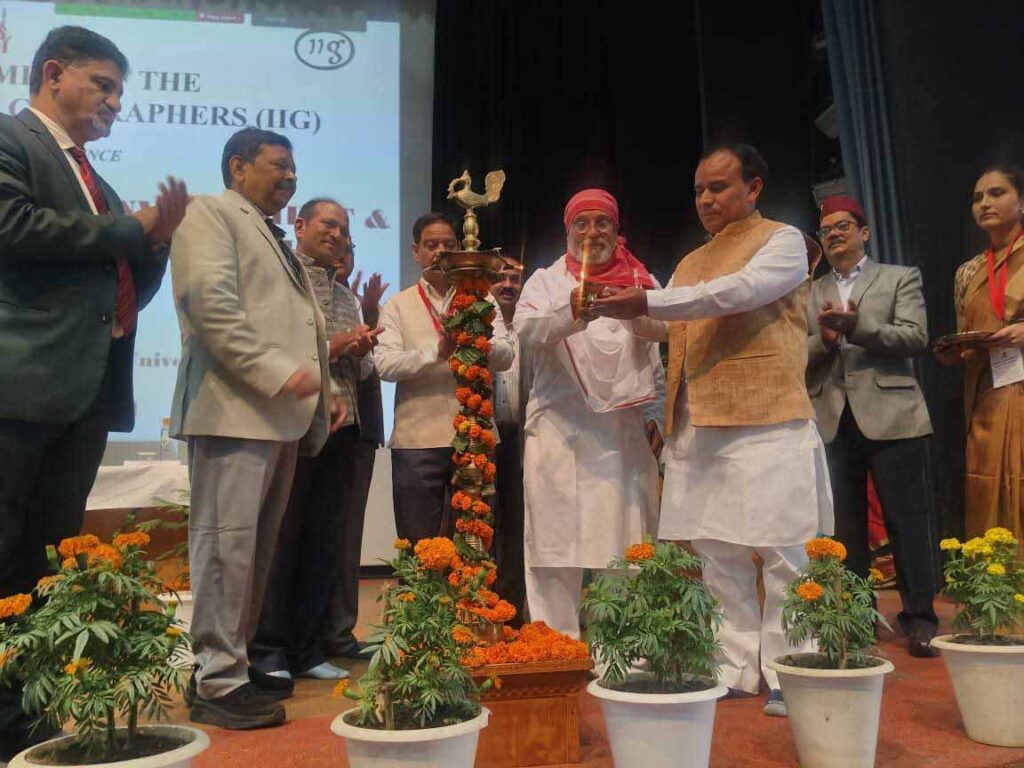 आज के समय में पूरे विश्व में जलवायु परिवर्तन एक बन रहा गंभीर विषयः डा. धन सिंह रावत