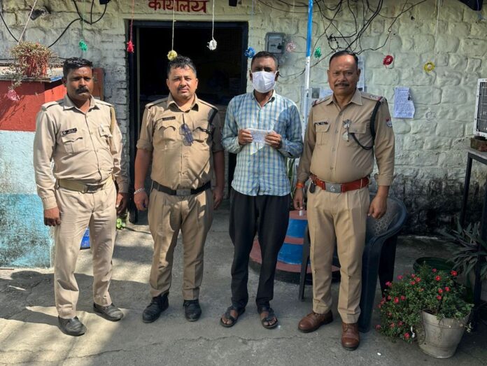नकदी सहित जेबकतरा गिरफ्तार