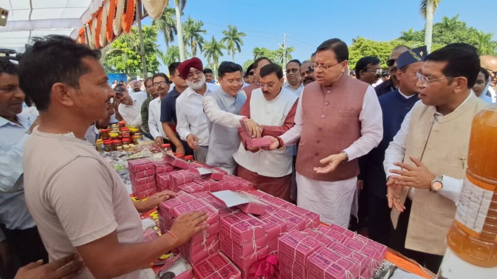 सीएम धामी ने अखिल भारतीय किसान मेले में की शिरकत