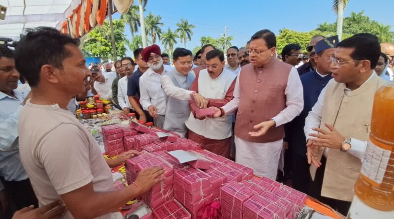 सीएम धामी ने अखिल भारतीय किसान मेले में की शिरकत