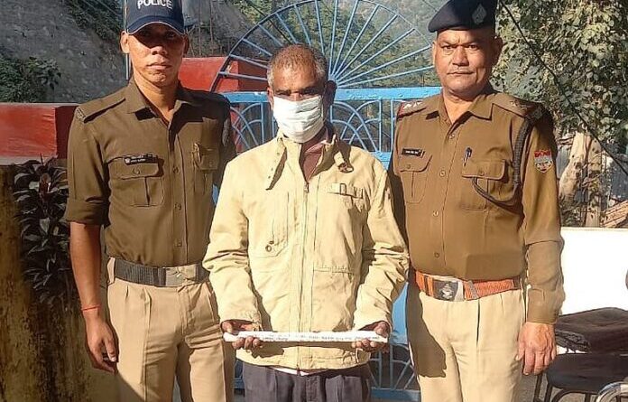 कार चालक पर हमला करने का आरोपी ट्रक चालक गिरफ्तार